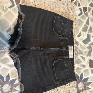 Abercrombie mid rise boyfriend short